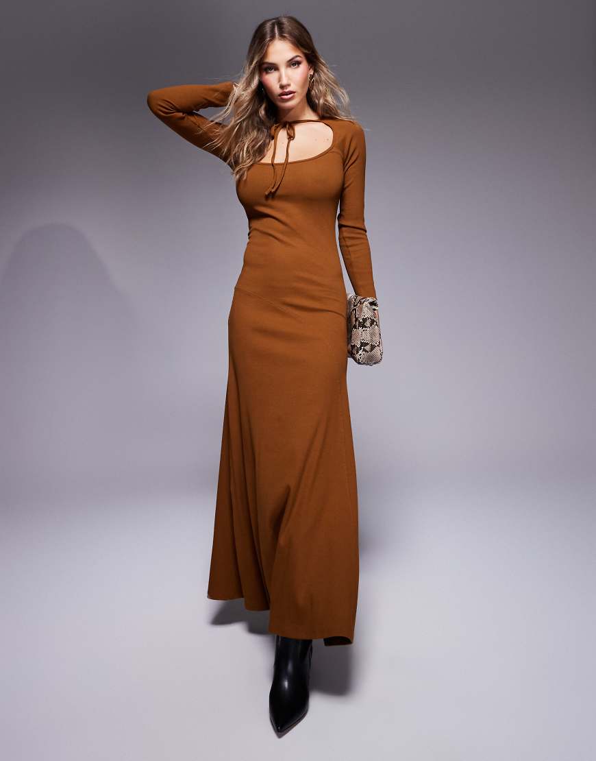 ASOS DESIGN - Geripptes Maxikleid in Ingwerbraun mit ausgestellten, langen Ärmeln und Bindeband am Ausschnitt-Grün ASOS DESIGN - Geripptes Maxikleid in Ingwerbraun mit ausgestellten, langen Ärmeln und Bindeband am Ausschnitt-Grün von ASOS DESIGN
