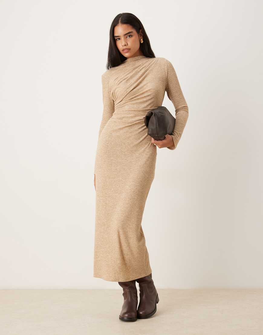 ASOS DESIGN - Geripptes Maxikleid in einem melierten Naturton mit Drapierung-Neutral ASOS DESIGN - Geripptes Maxikleid in einem melierten Naturton mit Drapierung-Neutral von ASOS DESIGN