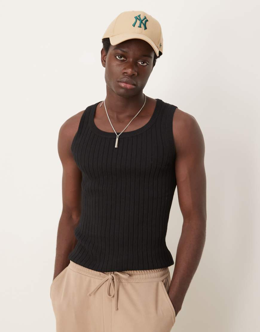 ASOS DESIGN - Geripptes Muskelshirt aus Strick in Schwarz von ASOS DESIGN