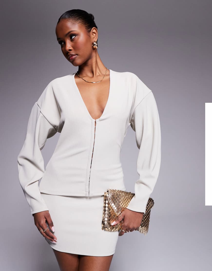 ASOS DESIGN - Gerippter Minirock in Stein, Kombiteil-Neutral von ASOS DESIGN