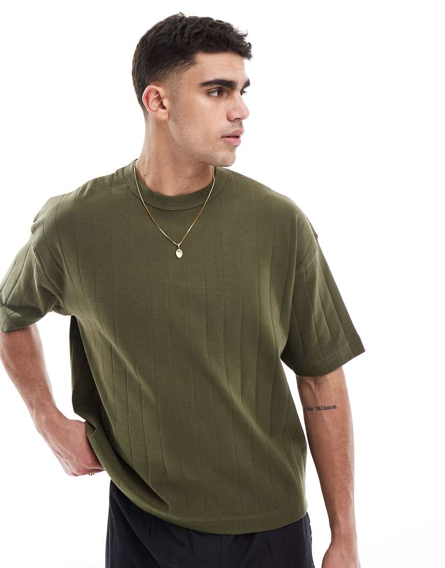 ASOS DESIGN - Geripptes T-Shirt in Khaki mit kastigem Oversize-Schnitt-Grün ASOS DESIGN - Geripptes T-Shirt in Khaki mit kastigem Oversize-Schnitt-Grün von ASOS DESIGN
