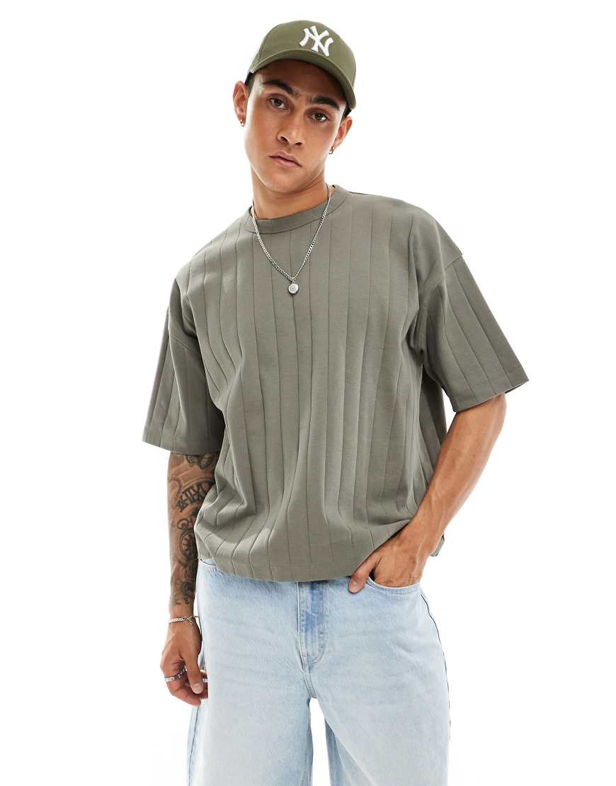 ASOS DESIGN - Geripptes T-Shirt in Khaki mit kastigem Oversize-Schnitt-Grün ASOS DESIGN - Geripptes T-Shirt in Khaki mit kastigem Oversize-Schnitt-Grün von ASOS DESIGN