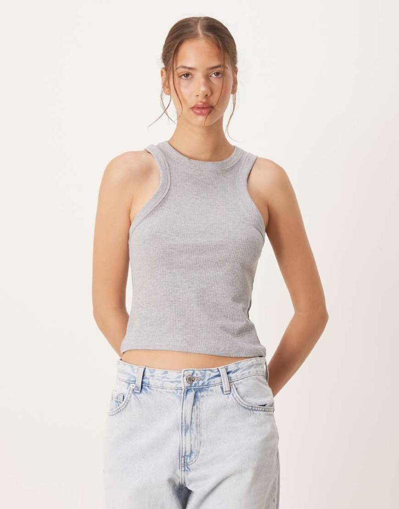 ASOS DESIGN - Geripptes Tanktop in Grau meliert-Keine Farbe ASOS DESIGN - Geripptes Tanktop in Grau meliert-Keine Farbe von ASOS DESIGN