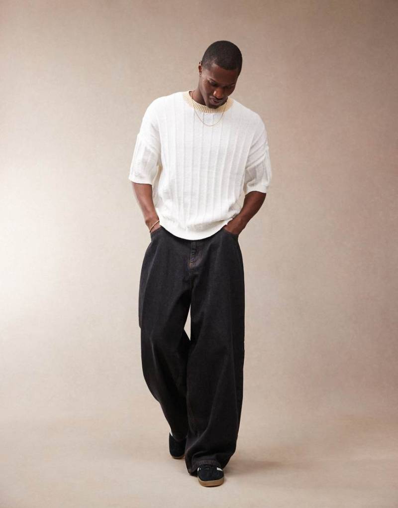 ASOS DESIGN - Geripptes schweres Oversize-T-Shirt in Ecru mit kastiger Passform und Rundhalsausschnitt-Neutral von ASOS DESIGN