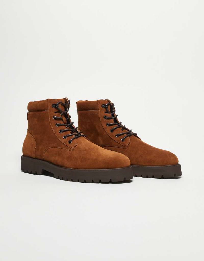 ASOS DESIGN - Geschnürte Arbeitsstiefel in Hellbraun-Brown von ASOS DESIGN