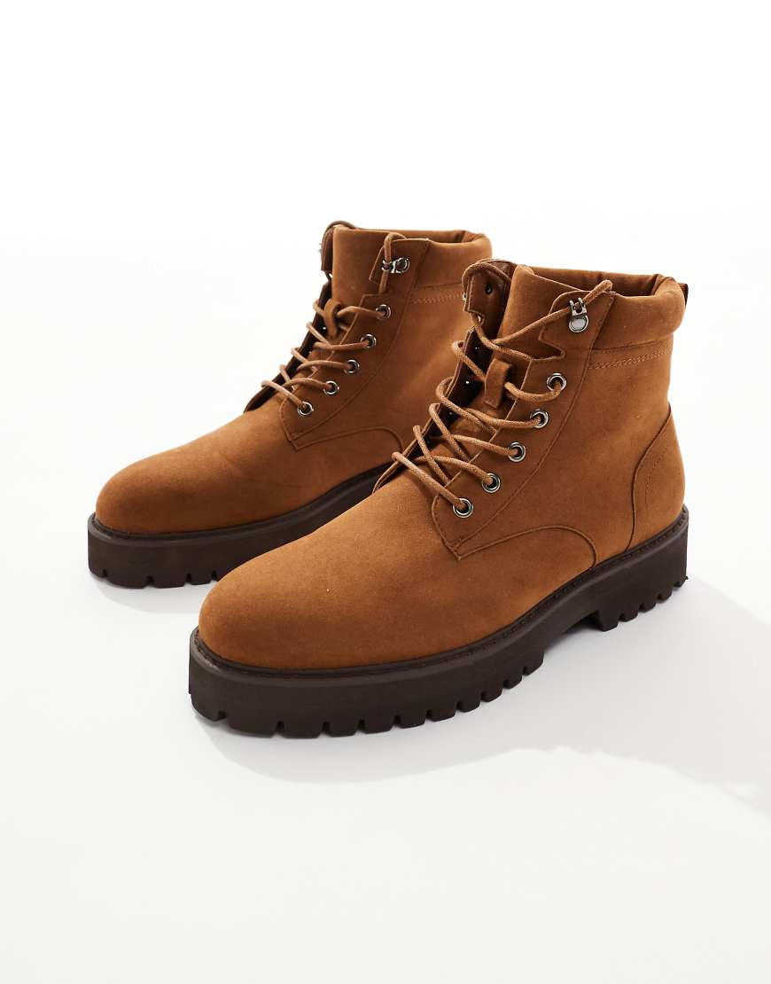 ASOS DESIGN - Geschnürte Arbeitsstiefel in Hellbraun-Brown von ASOS DESIGN