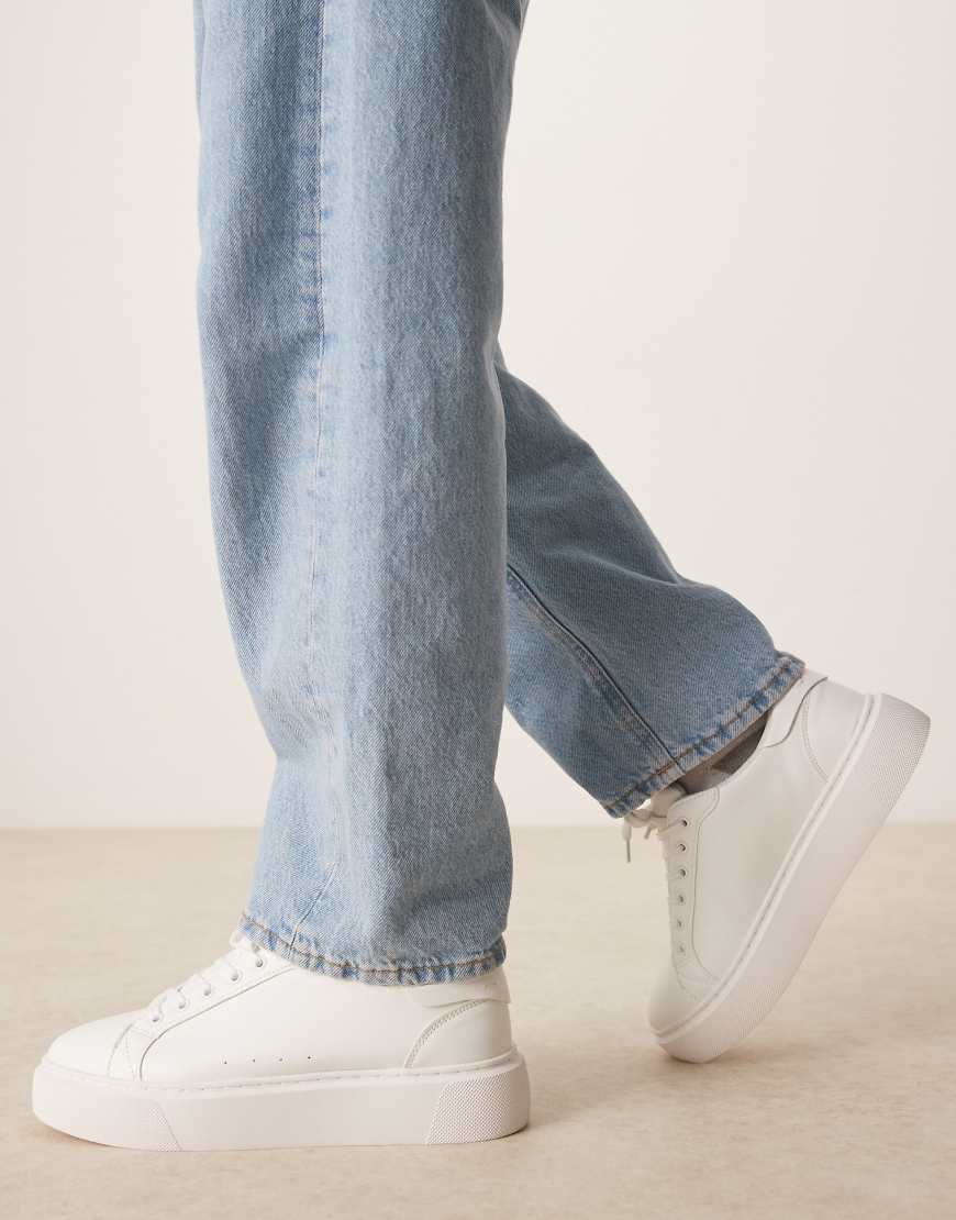 ASOS DESIGN - Geschnürte Sneaker in Weiß von ASOS DESIGN