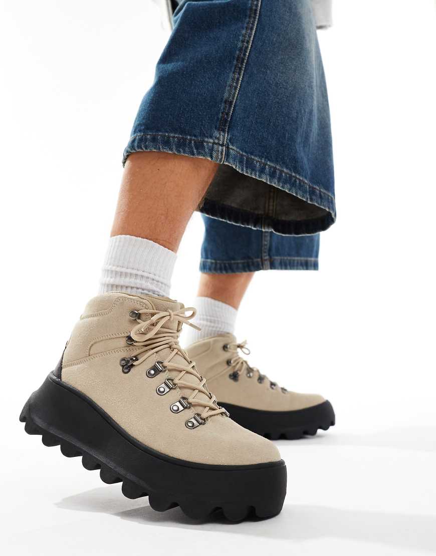 ASOS DESIGN - Geschnürte Wanderstiefel in Steinbeige mit dicker Sohle-Neutral ASOS DESIGN - Geschnürte Wanderstiefel in Steinbeige mit dicker Sohle-Neutral von ASOS DESIGN