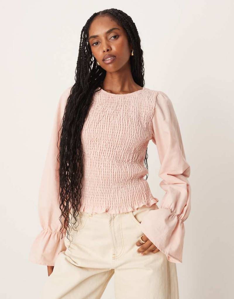 ASOS DESIGN - Gesmokte Bluse aus Leinenmix in Rosa von ASOS DESIGN