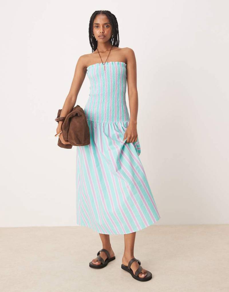 ASOS DESIGN - Gesmoktes, gesteiftes Maxikleid in Blau-Lila mit tiefer Taille-Bunt von ASOS DESIGN