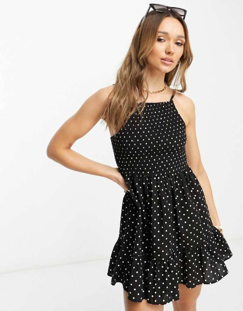 ASOS DESIGN - Gesmoktes Mini-Sommerkleid in Schwarzweiß gepunktet mit eckigem Ausschnitt-Bunt von ASOS DESIGN