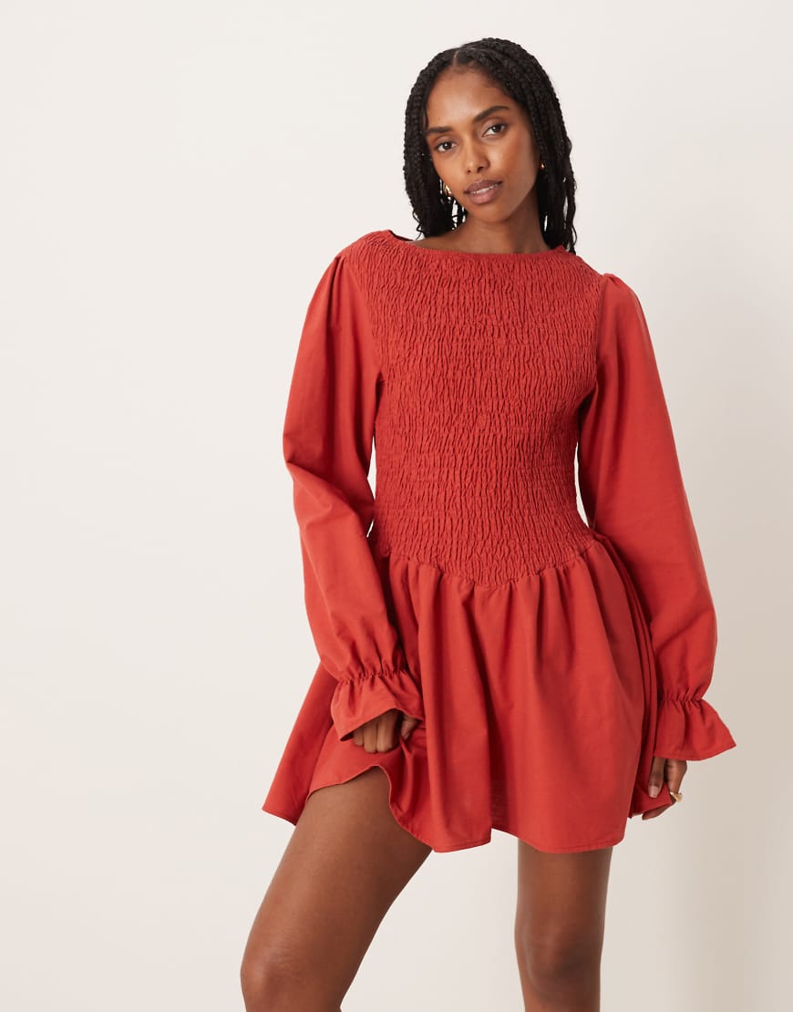 ASOS DESIGN - Gesmoktes Minikleid aus Leinenmix in Rot von ASOS DESIGN