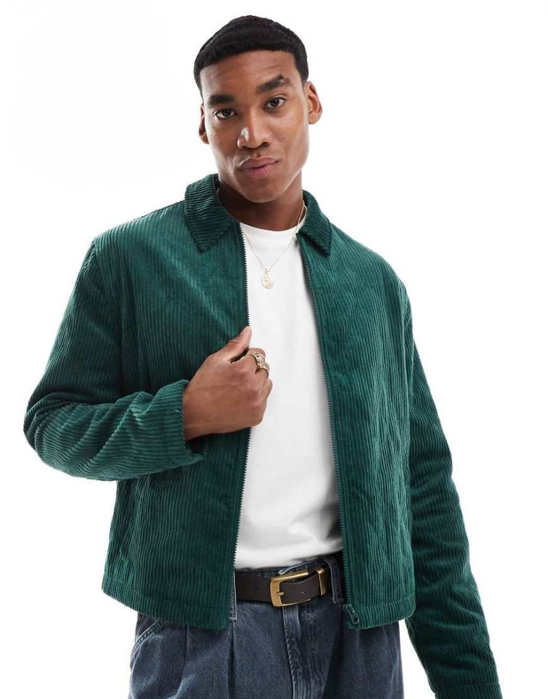 ASOS DESIGN - Gesteppte Harrington-Jacke aus Cord in Grün von ASOS DESIGN