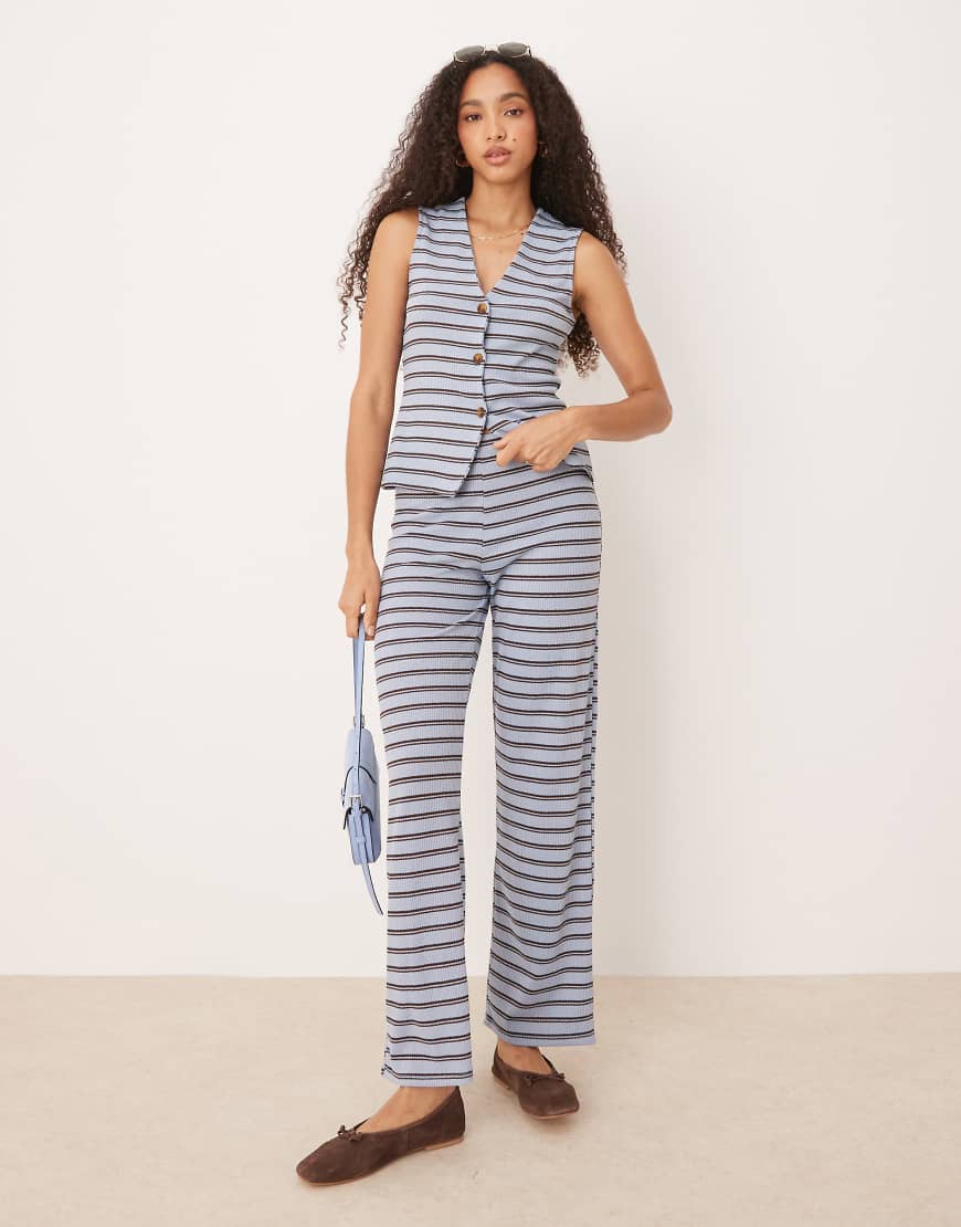 ASOS DESIGN - Gestreifte Hose in Braun und Blau mit weitem Bein, Kombiteil-Bunt ASOS DESIGN - Gestreifte Hose in Braun und Blau mit weitem Bein, Kombiteil-Bunt von ASOS DESIGN