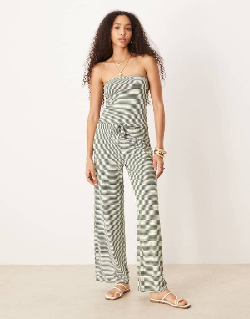 ASOS DESIGN - Gestreifte Hose in Grün mit weitem Bein, Kombiteil von ASOS DESIGN
