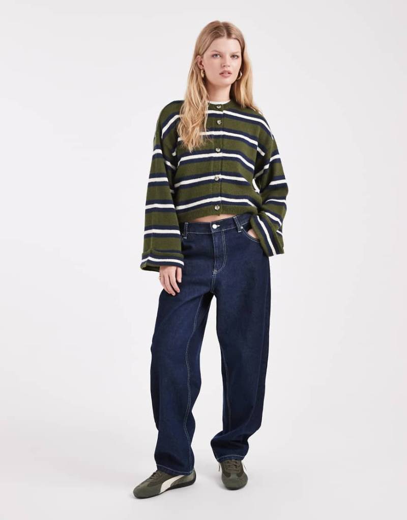 ASOS DESIGN - Gestreifte Strickjacke in Khaki mit umgeschlagenem Bündchen-Bunt von ASOS DESIGN