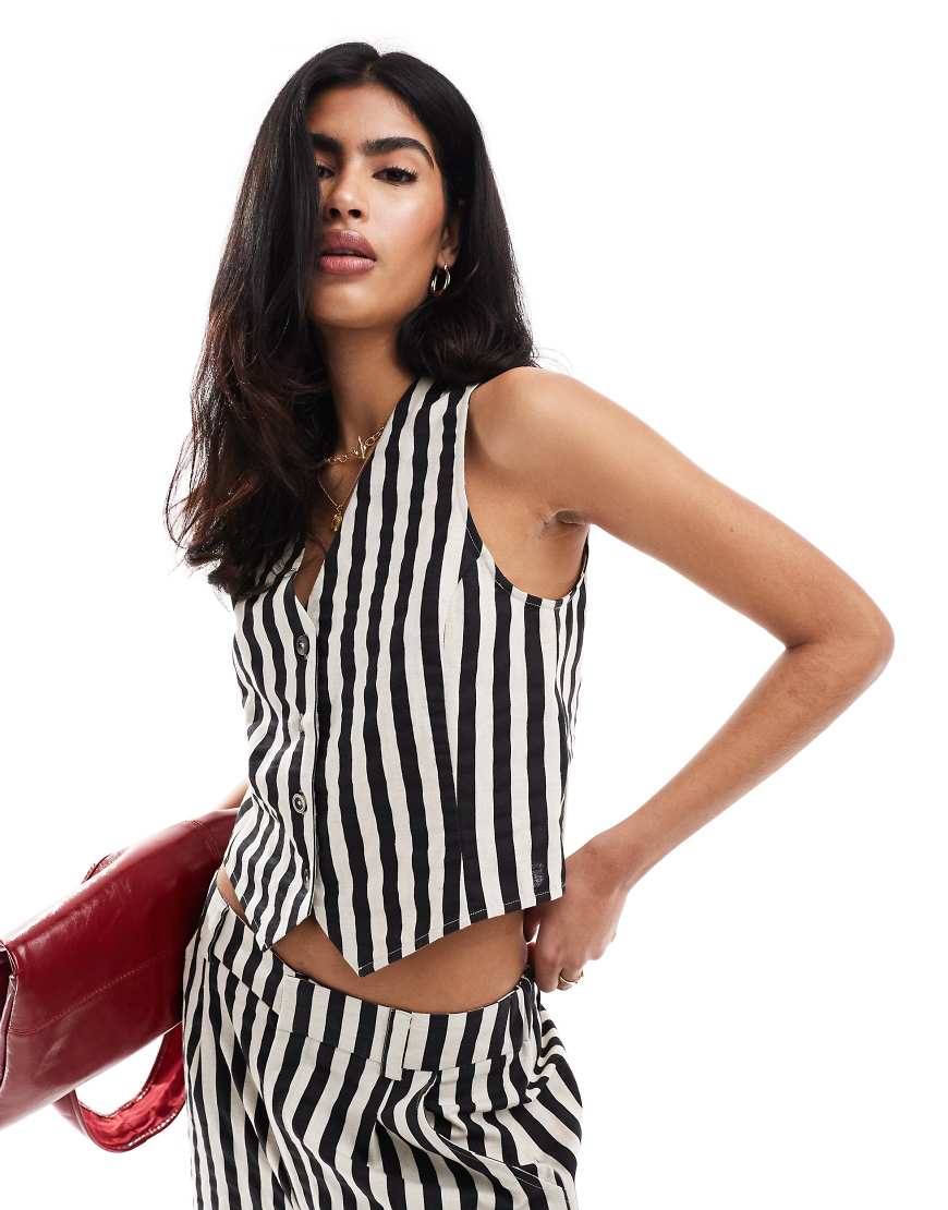 ASOS DESIGN - Gestreifte Weste in Schwarz-Weiß mit Leinenanteil, Kombiteil-Bunt ASOS DESIGN - Gestreifte Weste in Schwarz-Weiß mit Leinenanteil, Kombiteil-Bunt von ASOS DESIGN