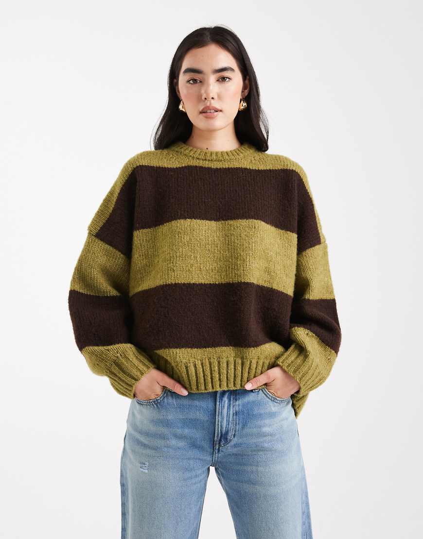 ASOS DESIGN - Gestreifter Oversize-Pullover in Olivgrün und Schokobraun mit Rundhalsausschnitt von ASOS DESIGN