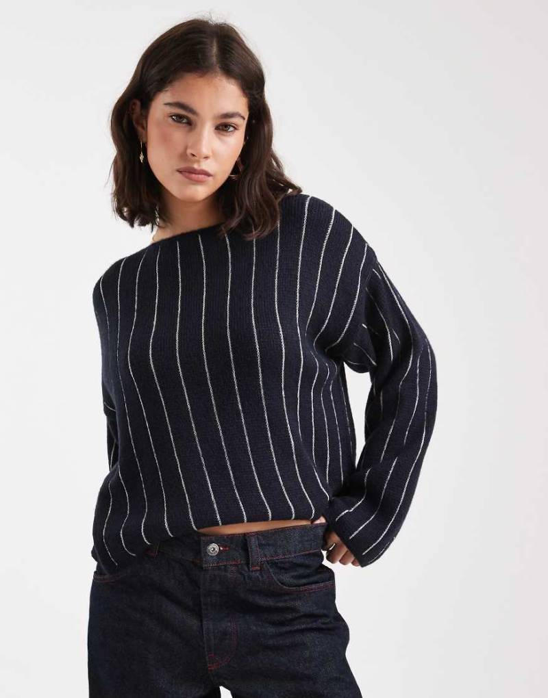 ASOS DESIGN - Gestreifter Pullover in Schwarz-Weiß mit Schlitzausschnitt-Bunt von ASOS DESIGN