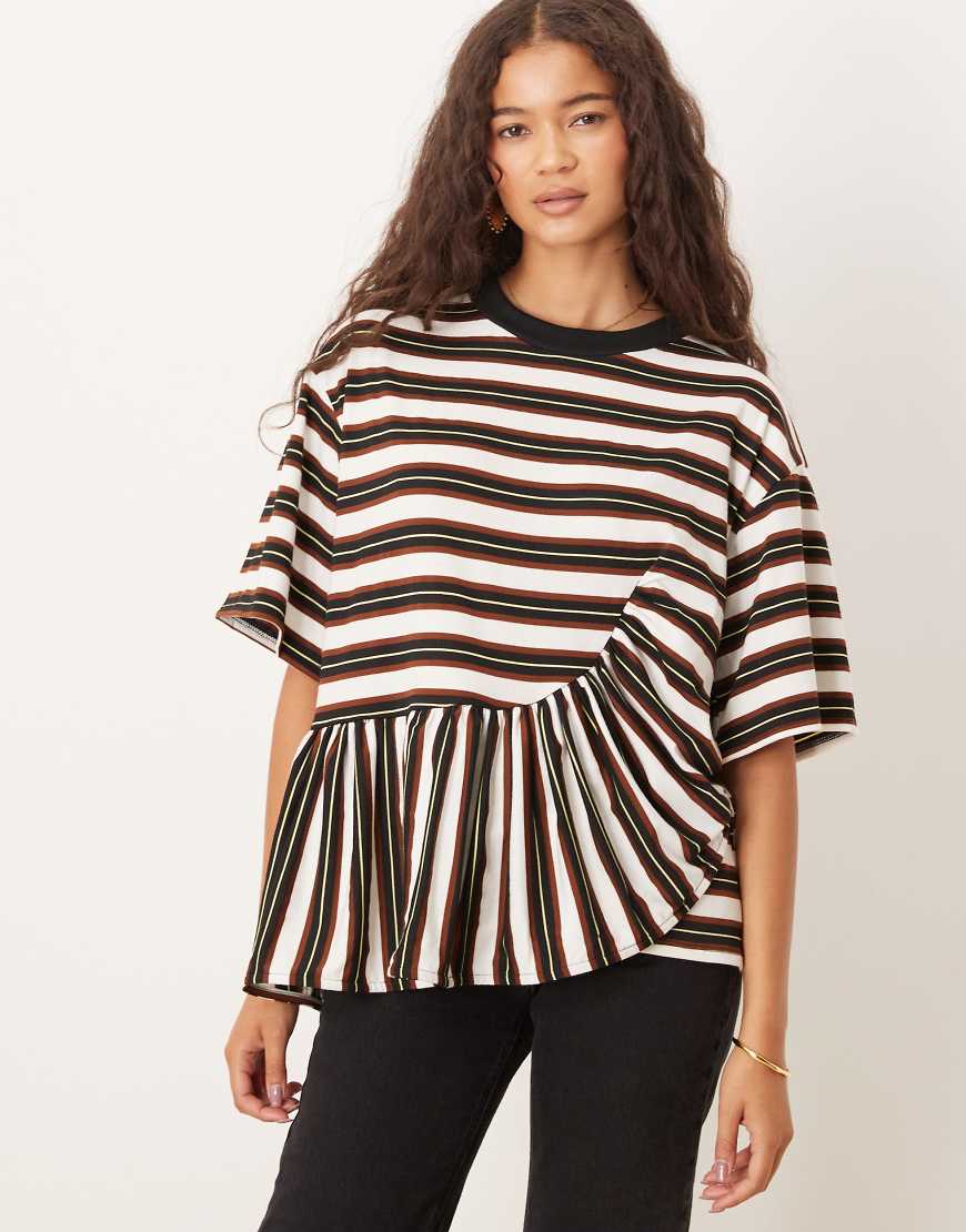 ASOS DESIGN - Gestreiftes Boxy-Fit-T-Shirt mit asymmetrischem Schößchensaum-Bunt von ASOS DESIGN