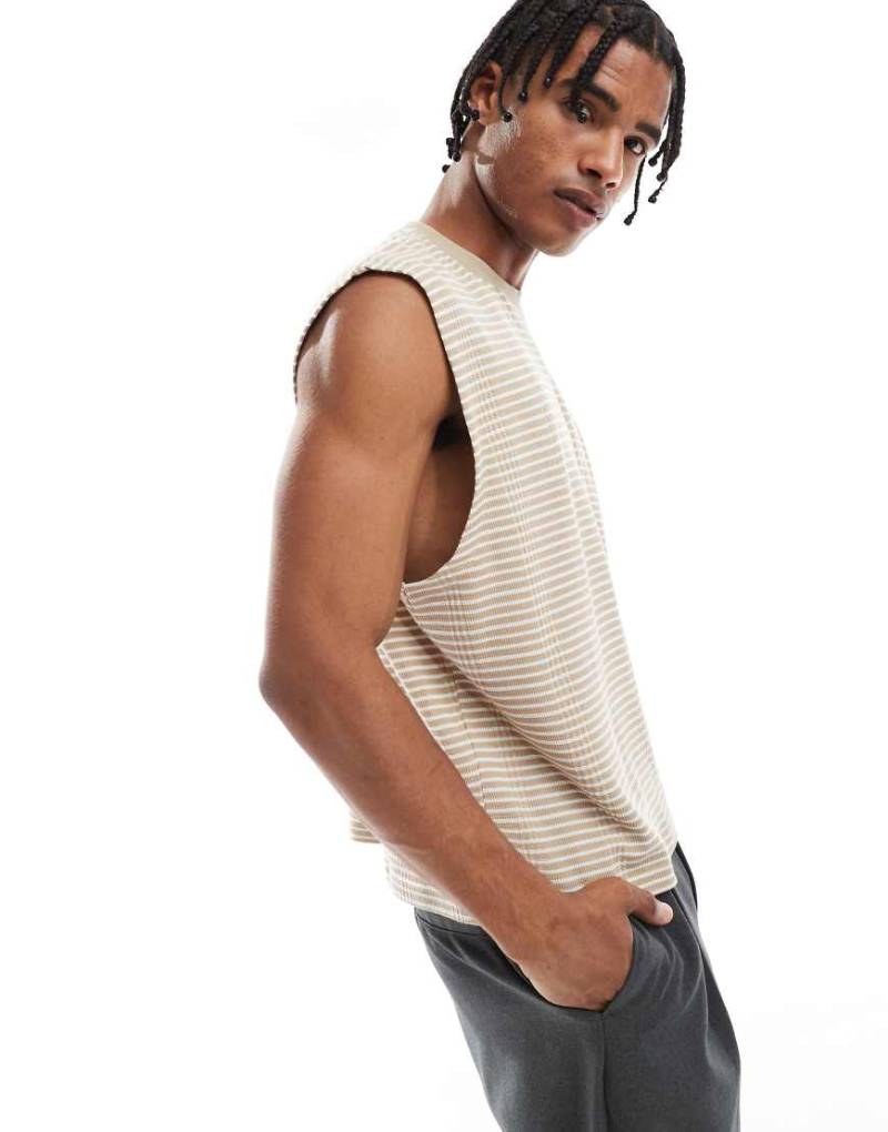 ASOS DESIGN - Gestreiftes Cropped Oversize-Tanktop in Beige und Weiß-Neutral von ASOS DESIGN