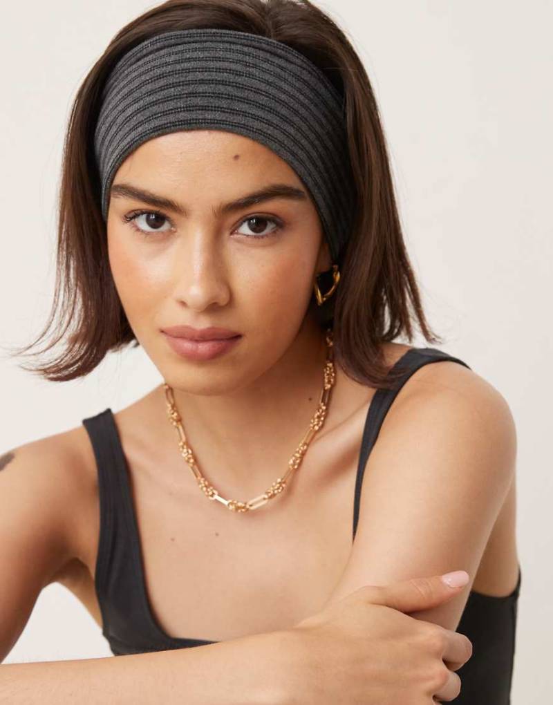 ASOS DESIGN - Gestreiftes Jersey-Stirnband in meliertem Dunkelgrau von ASOS DESIGN