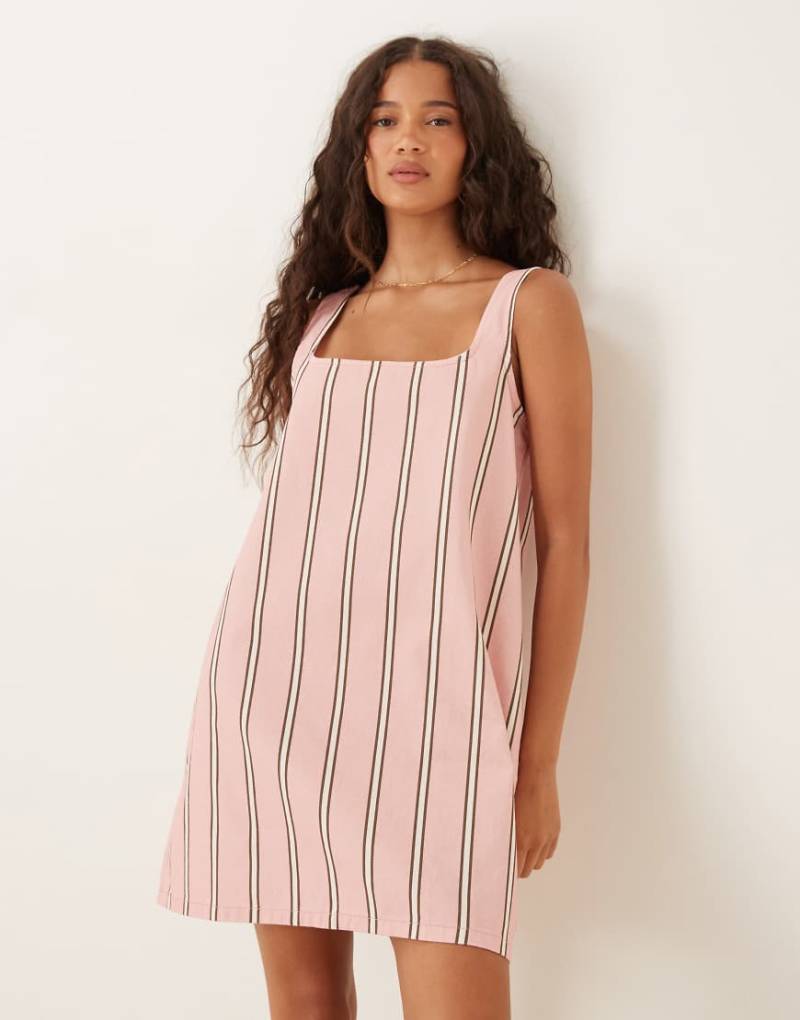 ASOS DESIGN - Gestreiftes Mini-Jeanskleid mit eckigem Ausschnitt-Rosa von ASOS DESIGN
