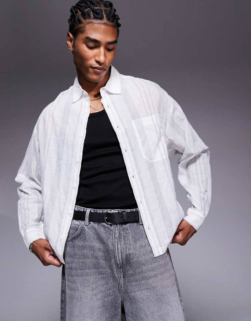 ASOS DESIGN - Gestreiftes Oversize-Hemd in Weiß von ASOS DESIGN