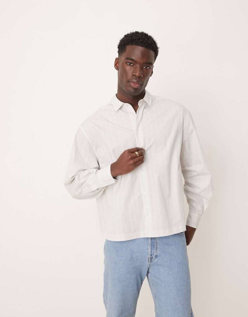 ASOS DESIGN - Gestreiftes Oversize-Hemd in Weiß von ASOS DESIGN