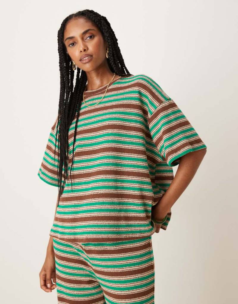 ASOS DESIGN - Gestreiftes Oversize-T-Shirt in Grün und Braun, Kombiteil-Bunt von ASOS DESIGN
