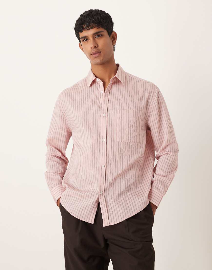 ASOS DESIGN - Gestreiftes Relaxed-Fit-Hemd aus Popeline in Rosa ASOS DESIGN - Gestreiftes Relaxed-Fit-Hemd aus Popeline in Rosa von ASOS DESIGN