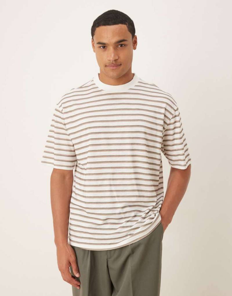 ASOS DESIGN - Gestreiftes Relaxed-Fit-T-Shirt in Haferbeige mit Noppenstruktur-Bunt von ASOS DESIGN