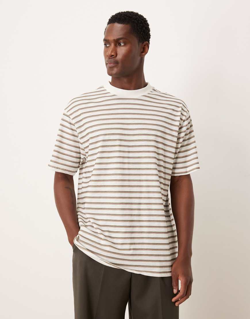 ASOS DESIGN - Gestreiftes Relaxed-Fit-T-Shirt in Haferbeige mit Noppenstruktur-Bunt von ASOS DESIGN