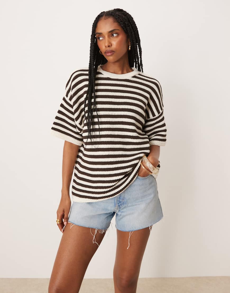 ASOS DESIGN - Gestreiftes T-Shirt mit lockerer Passform mit Strickmuster-Bunt ASOS DESIGN - Gestreiftes T-Shirt mit lockerer Passform mit Strickmuster-Bunt von ASOS DESIGN