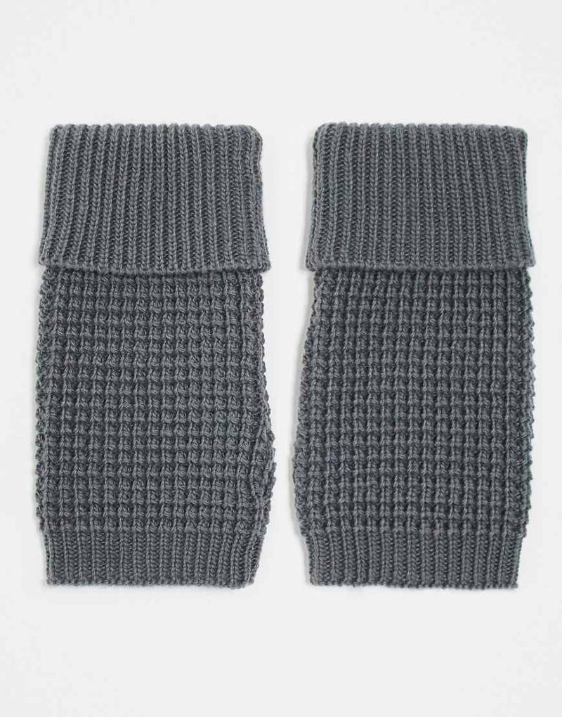 ASOS DESIGN - Gestrickte Handwärmer in Grau mit Waffelstruktur von ASOS DESIGN