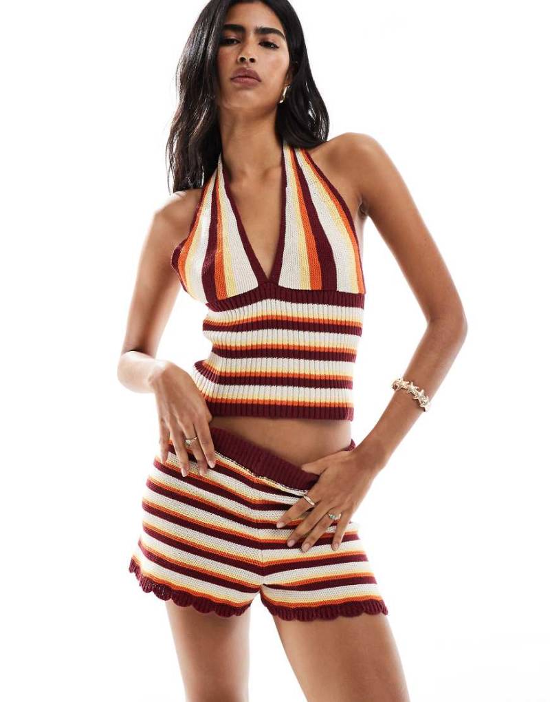 ASOS DESIGN - Gestrickte Mikro-Shorts in Mehrfarbig gestreift mit hohem Bund, Kombiteil-Bunt von ASOS DESIGN