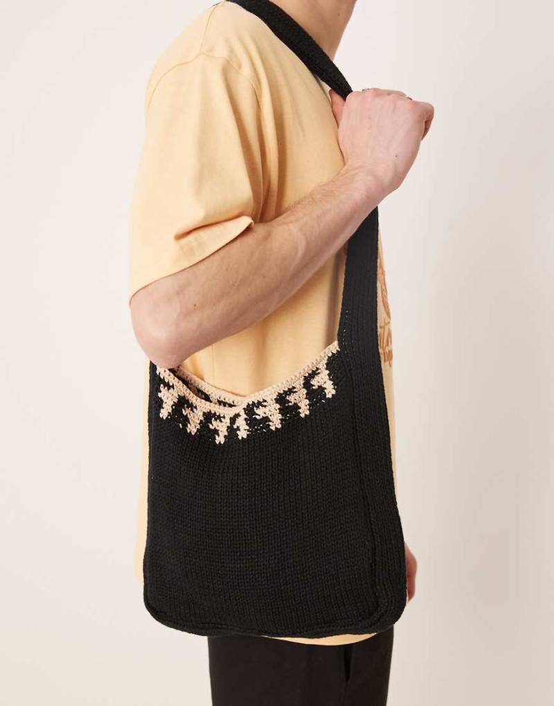 ASOS DESIGN - Gestrickte Umhängetasche in Schwarz von ASOS DESIGN