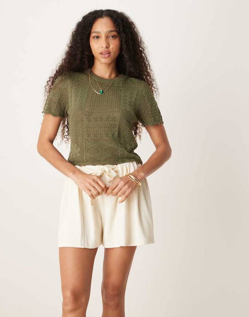 ASOS DESIGN - Gestricktes T-Shirt mit auffälligem Patchwork-Muster-Grün von ASOS DESIGN
