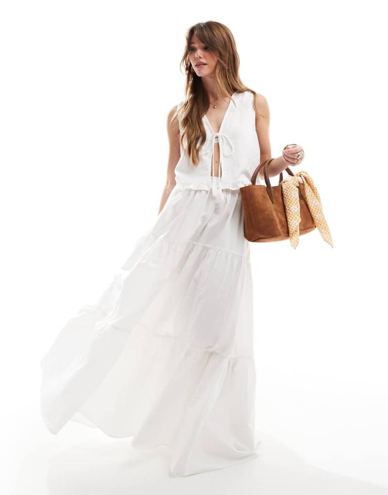 ASOS DESIGN - Gestufter Boho-Maxirock in Weiß von ASOS DESIGN