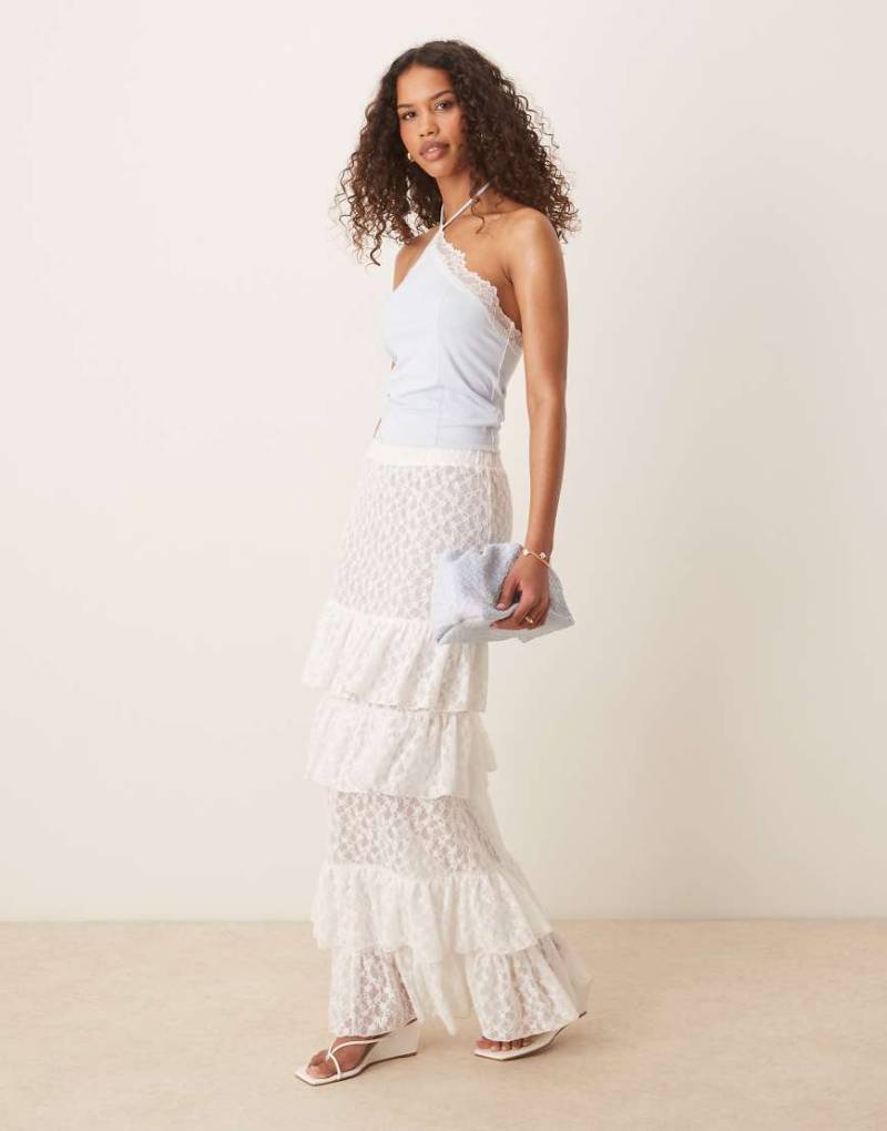 ASOS DESIGN - Gestufter Maxirock aus Spitze in Weiß von ASOS DESIGN