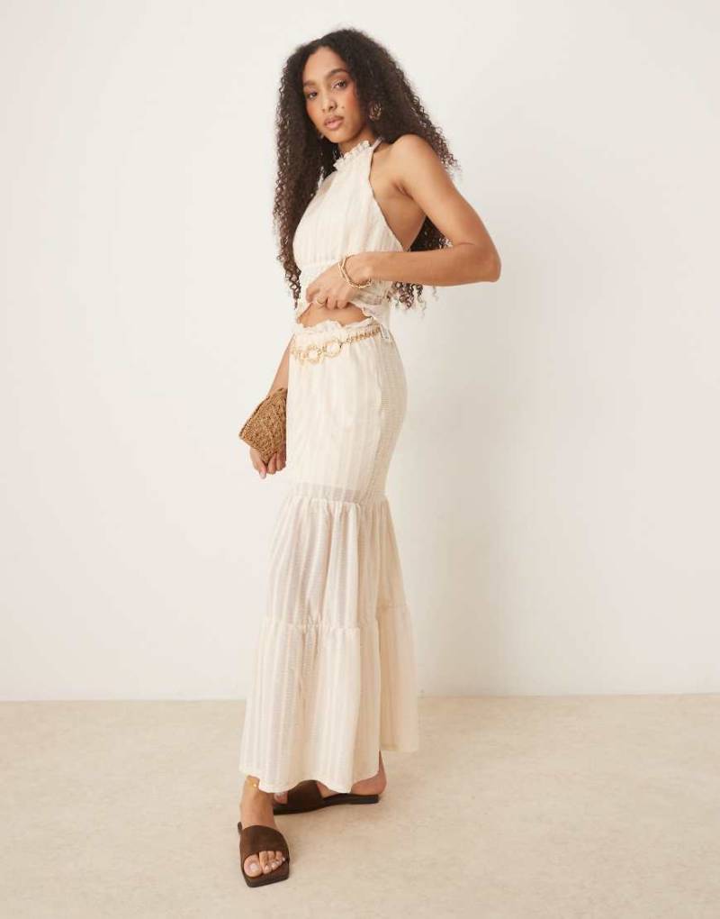 ASOS DESIGN - Gestufter Maxirock in Creme mit Strukturmuster, Kombiteil-Weiß von ASOS DESIGN