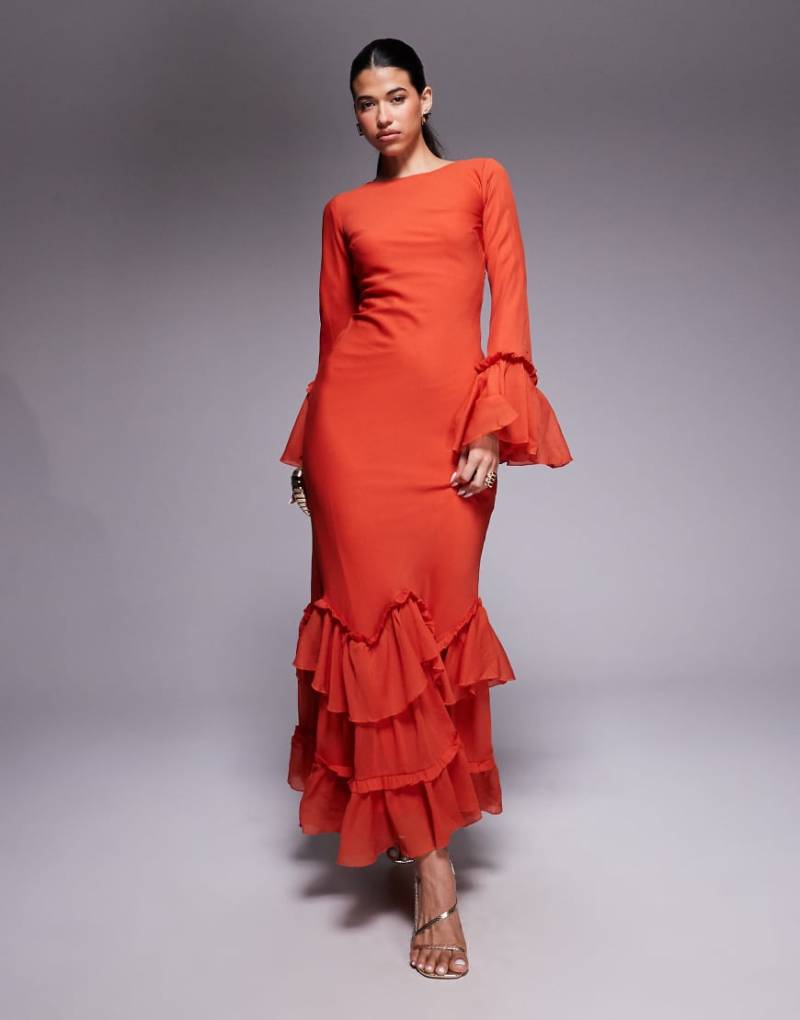 ASOS DESIGN - Gestuftes, langärmliges Chiffon-Maxikleid in Rot mit Rüschen von ASOS DESIGN