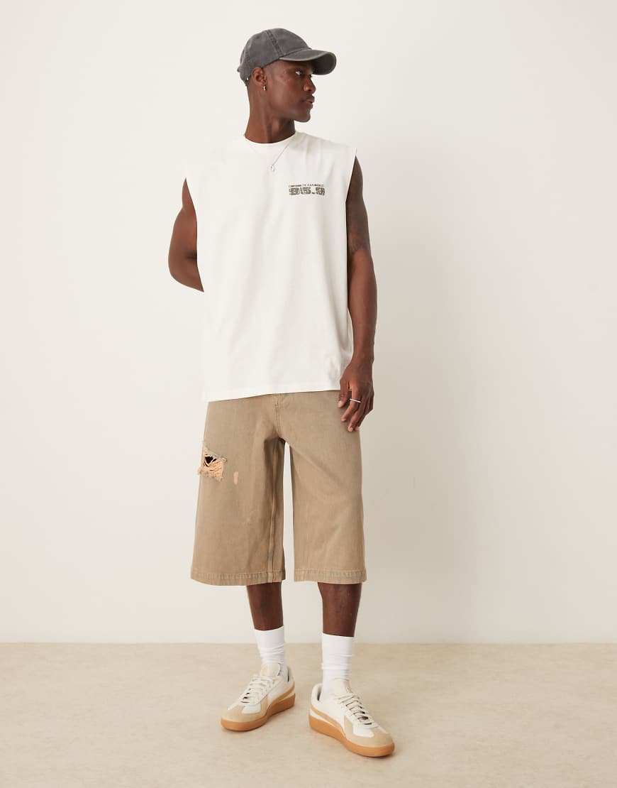 ASOS DESIGN - Getönte Jeans-Jorts mit Used-Detail-Blau von ASOS DESIGN