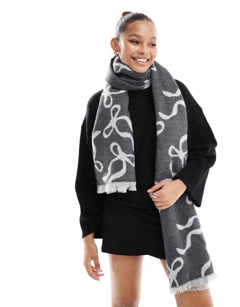 ASOS DESIGN - Gewebter Jacquard-Schal mit abstraktem Schleifenmotiv in Grau-Bunt von ASOS DESIGN