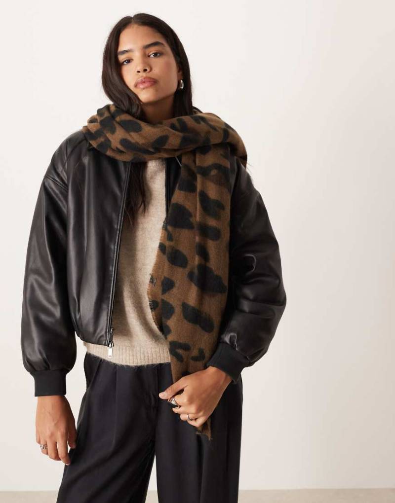 ASOS DESIGN - Gewebter Schal mit Leopardenmuster-Bunt von ASOS DESIGN