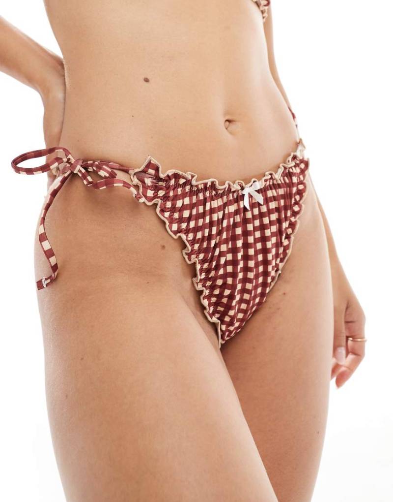 ASOS DESIGN - Ginny - Seitlich gebundene Bikinihose mit Kräuselsaum und Vichy-Karos-Braun von ASOS DESIGN
