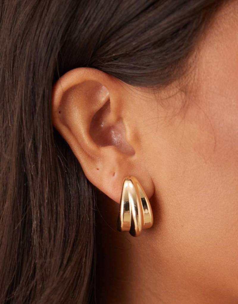 ASOS DESIGN - Goldfarbene Creolen mit dreireihigem Design von ASOS DESIGN