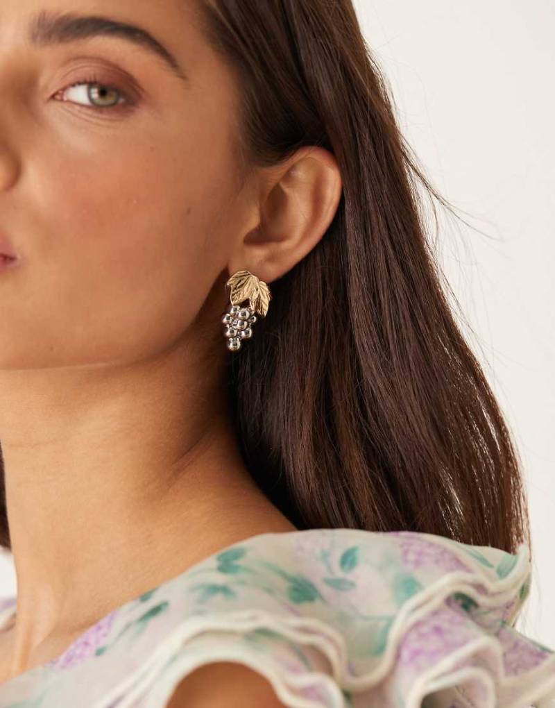 ASOS DESIGN - Goldfarbene Ohrringe im Trauben-Design von ASOS DESIGN