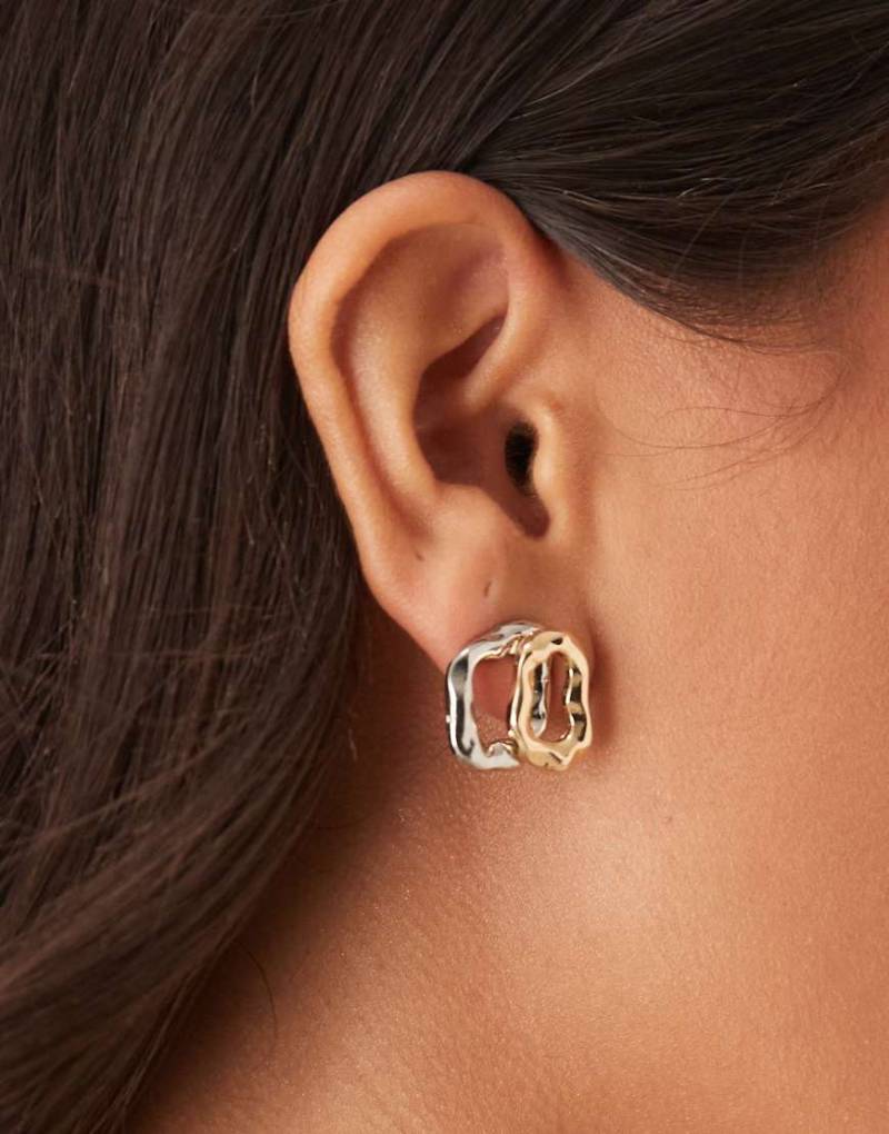 ASOS DESIGN - Goldfarbene Ohrstecker mit doppelter Umriss-Form in geschmolzener Optik von ASOS DESIGN