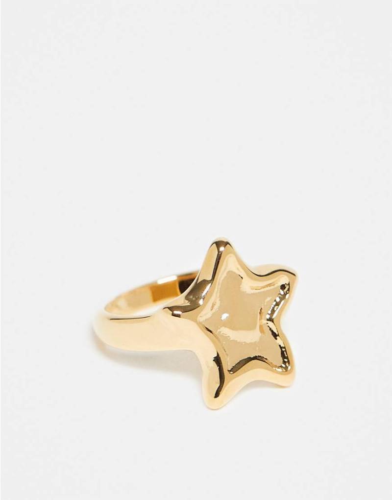 ASOS DESIGN - Goldfarbener, wasserfester Ring aus Edelstahl mit Sternendesign von ASOS DESIGN